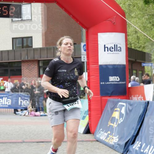 10.05.2026 - 8. Wedeler Halbmarathon Yannick Fuchs http://msf.ph/oto/9731524 10.05.2026 12:19:50 Ziel 327, 1057 meine-sportfotos.de