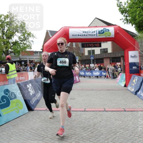 10.05.2026 - 8. Wedeler Halbmarathon Yannick Fuchs http://msf.ph/oto/9731529 10.05.2026 11:45:46 Ziel 370, 459, 460, 2069 meine-sportfotos.de