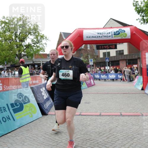10.05.2026 - 8. Wedeler Halbmarathon Yannick Fuchs http://msf.ph/oto/9731534 10.05.2026 11:45:47 Ziel 443, 459, 460, 2069 meine-sportfotos.de