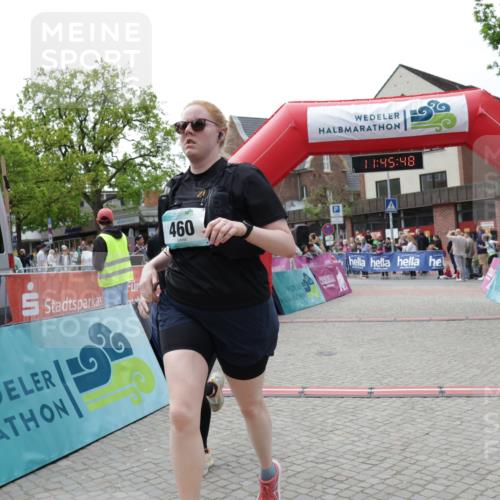 10.05.2026 - 8. Wedeler Halbmarathon Yannick Fuchs http://msf.ph/oto/9731539 10.05.2026 11:45:47 Ziel 443, 459, 460, 2069 meine-sportfotos.de
