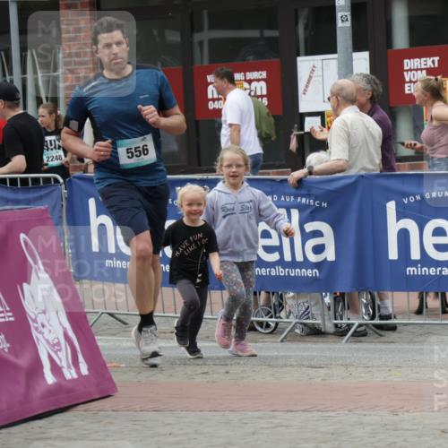 10.05.2026 - 8. Wedeler Halbmarathon Yannick Fuchs http://msf.ph/oto/9731547 10.05.2026 12:21:01 Ziel 556 meine-sportfotos.de
