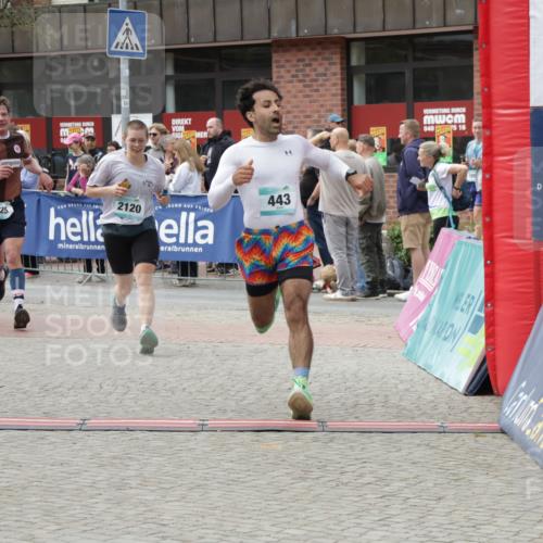 10.05.2026 - 8. Wedeler Halbmarathon Yannick Fuchs http://msf.ph/oto/9731557 10.05.2026 11:45:51 Ziel 443, 459, 725, 2120 meine-sportfotos.de