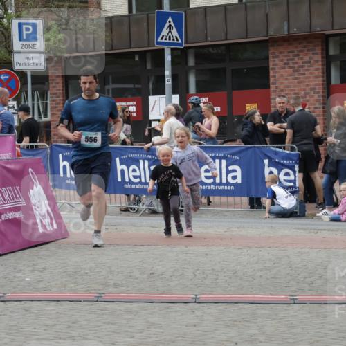 10.05.2026 - 8. Wedeler Halbmarathon Yannick Fuchs http://msf.ph/oto/9731567 10.05.2026 12:21:02 Ziel 556 meine-sportfotos.de