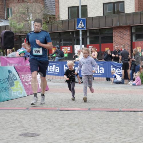 10.05.2026 - 8. Wedeler Halbmarathon Yannick Fuchs http://msf.ph/oto/9731583 10.05.2026 12:21:04 Ziel 556 meine-sportfotos.de