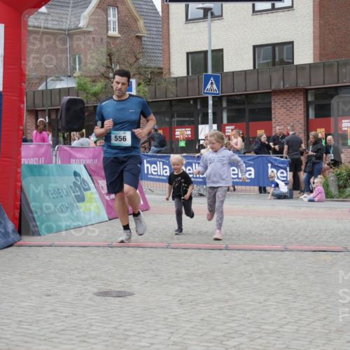 10.05.2026 - 8. Wedeler Halbmarathon Yannick Fuchs http://msf.ph/oto/9731590 10.05.2026 12:21:04 Ziel 556 meine-sportfotos.de