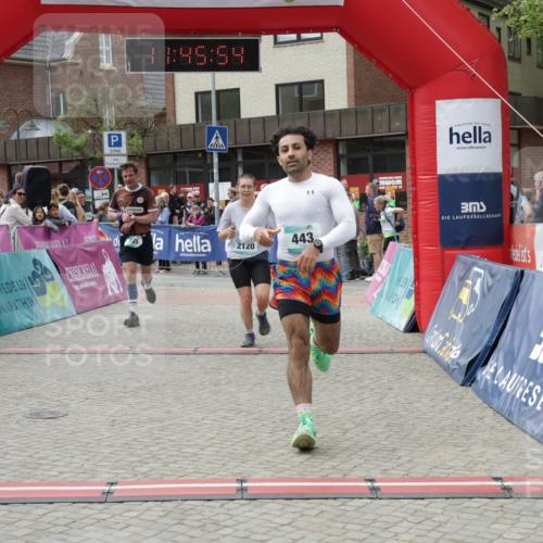 10.05.2026 - 8. Wedeler Halbmarathon Yannick Fuchs http://msf.ph/oto/9731592 10.05.2026 11:45:52 Ziel 443, 725, 2120 meine-sportfotos.de