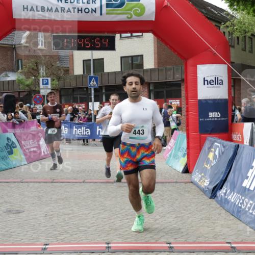 10.05.2026 - 8. Wedeler Halbmarathon Yannick Fuchs http://msf.ph/oto/9731597 10.05.2026 11:45:52 Ziel 443, 725, 2120 meine-sportfotos.de
