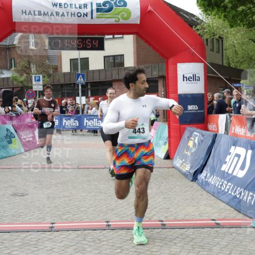 10.05.2026 - 8. Wedeler Halbmarathon Yannick Fuchs http://msf.ph/oto/9731608 10.05.2026 11:45:53 Ziel 443, 725, 759, 2120 meine-sportfotos.de