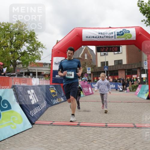 10.05.2026 - 8. Wedeler Halbmarathon Yannick Fuchs http://msf.ph/oto/9731610 10.05.2026 12:21:06 Ziel 556 meine-sportfotos.de