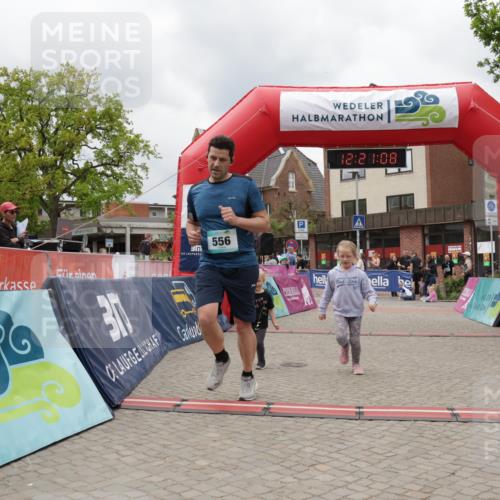 10.05.2026 - 8. Wedeler Halbmarathon Yannick Fuchs http://msf.ph/oto/9731613 10.05.2026 12:21:06 Ziel 556 meine-sportfotos.de