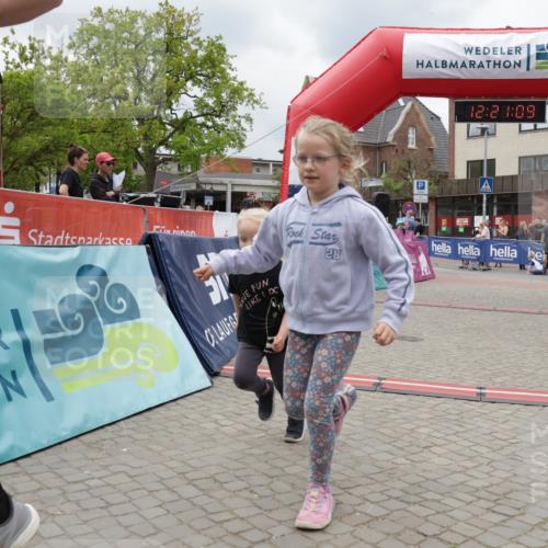 10.05.2026 - 8. Wedeler Halbmarathon Yannick Fuchs http://msf.ph/oto/9731621 10.05.2026 12:21:07 Ziel 556 meine-sportfotos.de