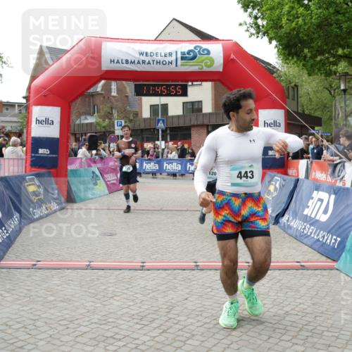10.05.2026 - 8. Wedeler Halbmarathon Yannick Fuchs http://msf.ph/oto/9731622 10.05.2026 11:45:53 Ziel 443, 725, 759, 2120 meine-sportfotos.de