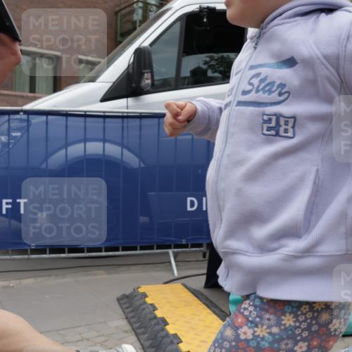10.05.2026 - 8. Wedeler Halbmarathon Yannick Fuchs http://msf.ph/oto/9731640 10.05.2026 12:21:08 Ziel 556 meine-sportfotos.de