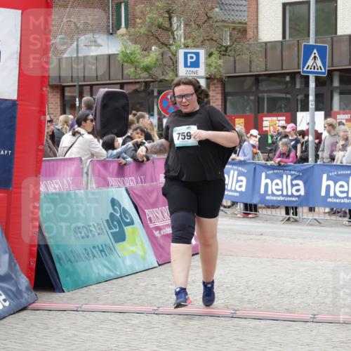 10.05.2026 - 8. Wedeler Halbmarathon Yannick Fuchs http://msf.ph/oto/9731681 10.05.2026 11:45:57 Ziel 443, 725, 759, 2120 meine-sportfotos.de