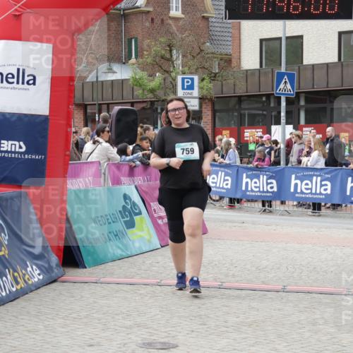 10.05.2026 - 8. Wedeler Halbmarathon Yannick Fuchs http://msf.ph/oto/9731690 10.05.2026 11:45:58 Ziel 725, 759, 2120 meine-sportfotos.de