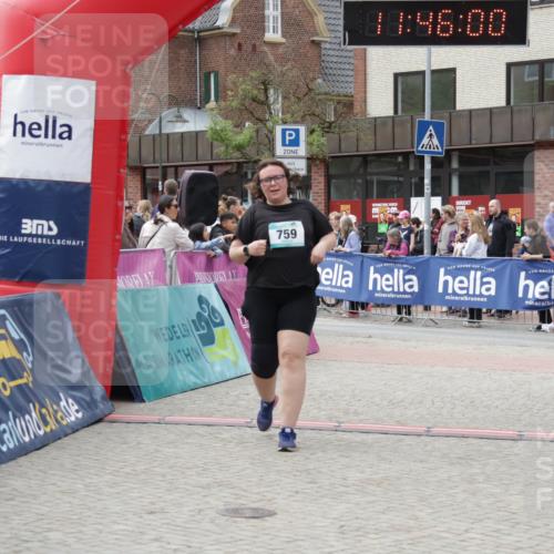 10.05.2026 - 8. Wedeler Halbmarathon Yannick Fuchs http://msf.ph/oto/9731695 10.05.2026 11:45:58 Ziel 725, 759, 2120 meine-sportfotos.de