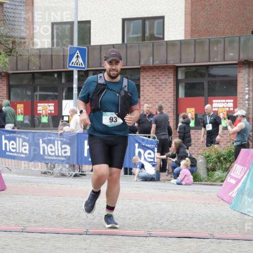 10.05.2026 - 8. Wedeler Halbmarathon Yannick Fuchs http://msf.ph/oto/9731700 10.05.2026 12:21:17 Ziel 93, 2188 meine-sportfotos.de