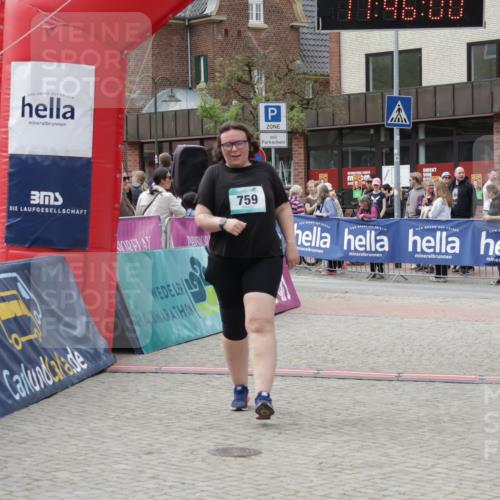 10.05.2026 - 8. Wedeler Halbmarathon Yannick Fuchs http://msf.ph/oto/9731712 10.05.2026 11:45:59 Ziel 725, 759 meine-sportfotos.de