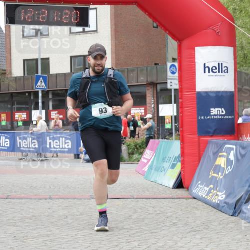 10.05.2026 - 8. Wedeler Halbmarathon Yannick Fuchs http://msf.ph/oto/9731715 10.05.2026 12:21:18 Ziel 93, 2188 meine-sportfotos.de