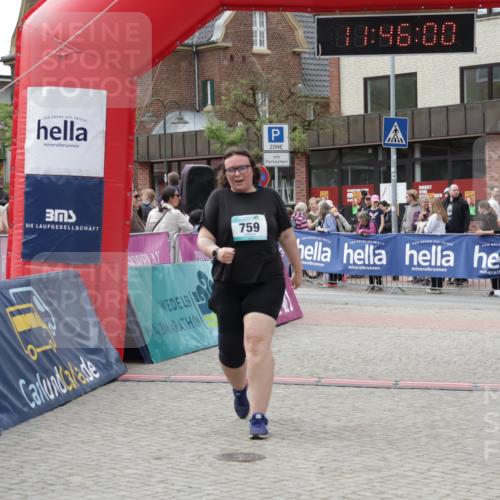 10.05.2026 - 8. Wedeler Halbmarathon Yannick Fuchs http://msf.ph/oto/9731717 10.05.2026 11:45:59 Ziel 725, 759 meine-sportfotos.de