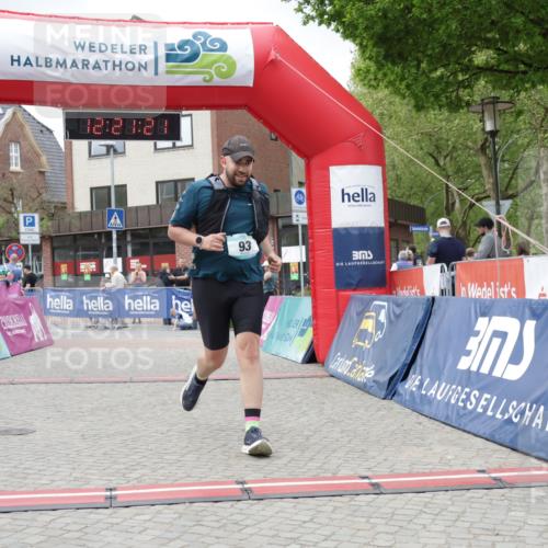 10.05.2026 - 8. Wedeler Halbmarathon Yannick Fuchs http://msf.ph/oto/9731726 10.05.2026 12:21:19 Ziel 93, 2188 meine-sportfotos.de