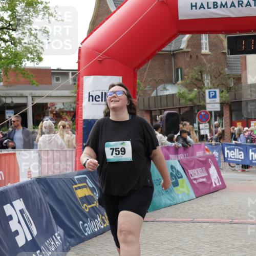 10.05.2026 - 8. Wedeler Halbmarathon Yannick Fuchs http://msf.ph/oto/9731729 10.05.2026 11:46:01 Ziel 759 meine-sportfotos.de