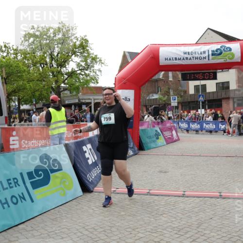 10.05.2026 - 8. Wedeler Halbmarathon Yannick Fuchs http://msf.ph/oto/9731749 10.05.2026 11:46:01 Ziel 759 meine-sportfotos.de