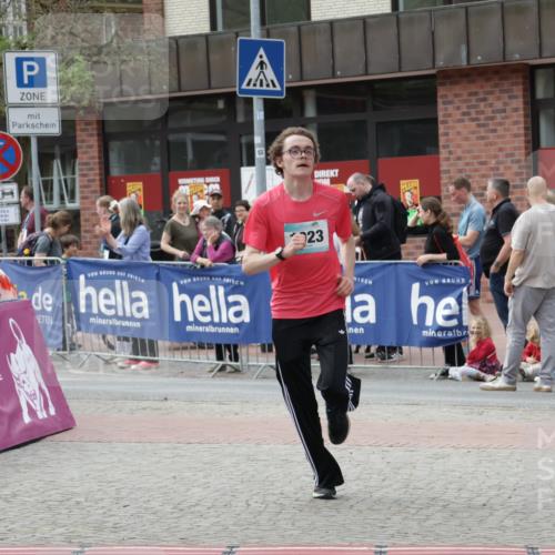 10.05.2026 - 8. Wedeler Halbmarathon Yannick Fuchs http://msf.ph/oto/9731761 10.05.2026 11:46:07 Ziel 1023 meine-sportfotos.de