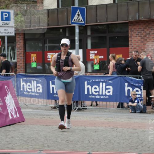 10.05.2026 - 8. Wedeler Halbmarathon Yannick Fuchs http://msf.ph/oto/9731771 10.05.2026 12:21:26 Ziel 617 meine-sportfotos.de