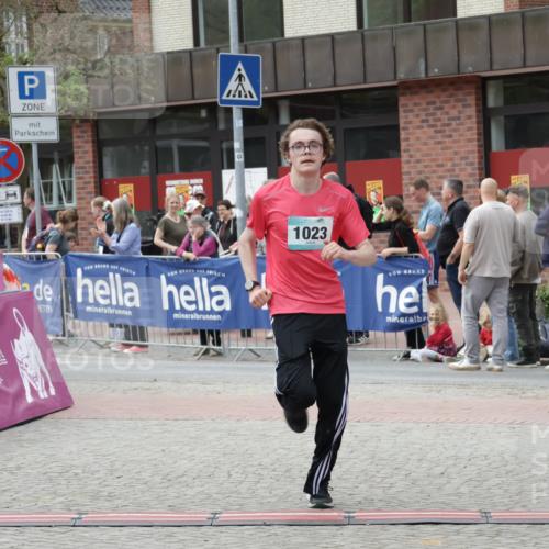 10.05.2026 - 8. Wedeler Halbmarathon Yannick Fuchs http://msf.ph/oto/9731772 10.05.2026 11:46:07 Ziel 1023 meine-sportfotos.de