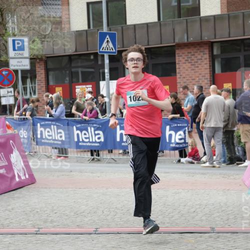 10.05.2026 - 8. Wedeler Halbmarathon Yannick Fuchs http://msf.ph/oto/9731776 10.05.2026 11:46:07 Ziel 1023 meine-sportfotos.de