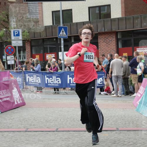 10.05.2026 - 8. Wedeler Halbmarathon Yannick Fuchs http://msf.ph/oto/9731787 10.05.2026 11:46:07 Ziel 1023 meine-sportfotos.de