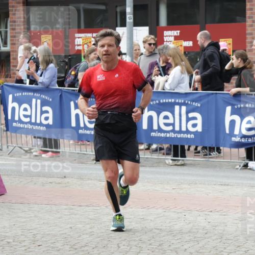 10.05.2026 - 8. Wedeler Halbmarathon Yannick Fuchs http://msf.ph/oto/9731841 10.05.2026 11:46:11 Ziel 172, 580, 1023 meine-sportfotos.de