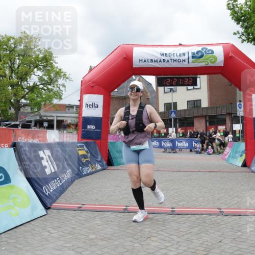 10.05.2026 - 8. Wedeler Halbmarathon Yannick Fuchs http://msf.ph/oto/9731858 10.05.2026 12:21:30 Ziel 617 meine-sportfotos.de
