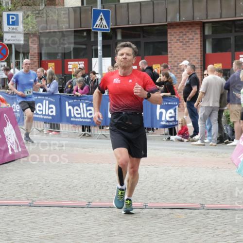 10.05.2026 - 8. Wedeler Halbmarathon Yannick Fuchs http://msf.ph/oto/9731865 10.05.2026 11:46:12 Ziel 172, 580, 1023 meine-sportfotos.de