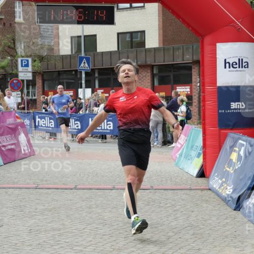 10.05.2026 - 8. Wedeler Halbmarathon Yannick Fuchs http://msf.ph/oto/9731888 10.05.2026 11:46:12 Ziel 172, 580, 1023 meine-sportfotos.de
