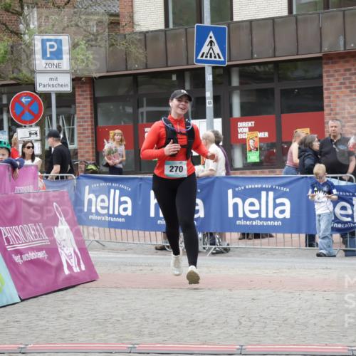 10.05.2026 - 8. Wedeler Halbmarathon Yannick Fuchs http://msf.ph/oto/9731889 10.05.2026 12:22:11 Ziel 270 meine-sportfotos.de