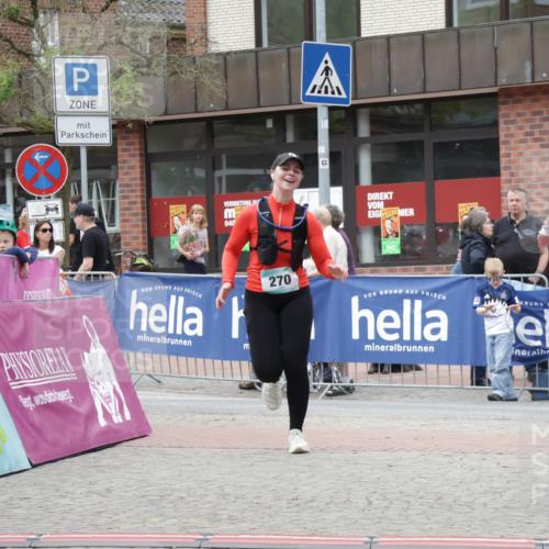 10.05.2026 - 8. Wedeler Halbmarathon Yannick Fuchs http://msf.ph/oto/9731894 10.05.2026 12:22:11 Ziel 270 meine-sportfotos.de