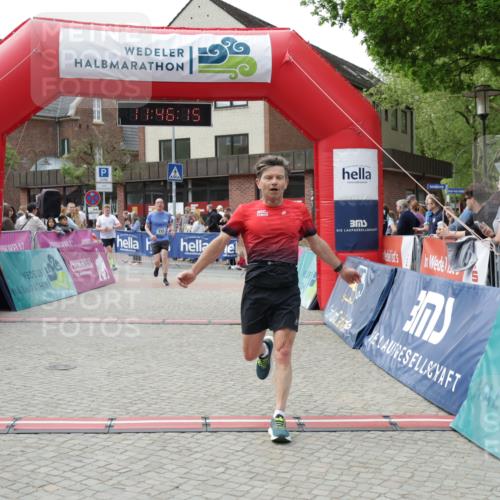 10.05.2026 - 8. Wedeler Halbmarathon Yannick Fuchs http://msf.ph/oto/9731901 10.05.2026 11:46:13 Ziel 172, 580, 1023, 2032, 2033 meine-sportfotos.de