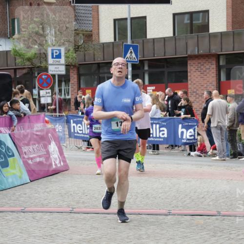 10.05.2026 - 8. Wedeler Halbmarathon Yannick Fuchs http://msf.ph/oto/9731940 10.05.2026 11:46:15 Ziel 172, 580, 2032, 2033 meine-sportfotos.de