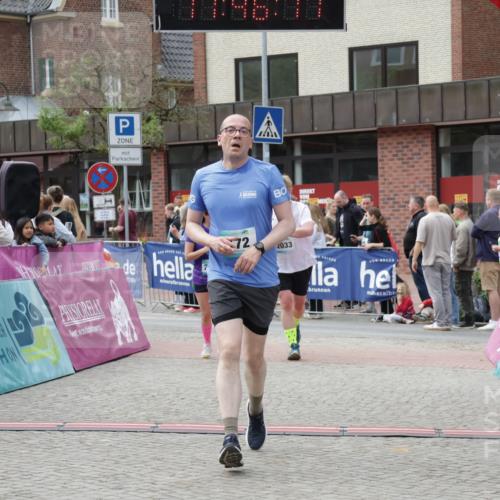 10.05.2026 - 8. Wedeler Halbmarathon Yannick Fuchs http://msf.ph/oto/9731944 10.05.2026 11:46:15 Ziel 172, 580, 2032, 2033 meine-sportfotos.de