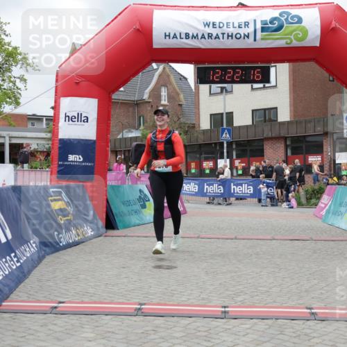 10.05.2026 - 8. Wedeler Halbmarathon Yannick Fuchs http://msf.ph/oto/9731945 10.05.2026 12:22:14 Ziel 270 meine-sportfotos.de
