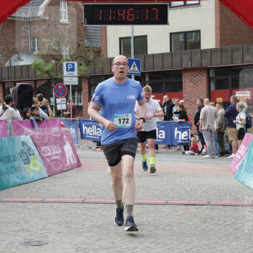 10.05.2026 - 8. Wedeler Halbmarathon Yannick Fuchs http://msf.ph/oto/9731953 10.05.2026 11:46:16 Ziel 172, 580, 2032, 2033 meine-sportfotos.de