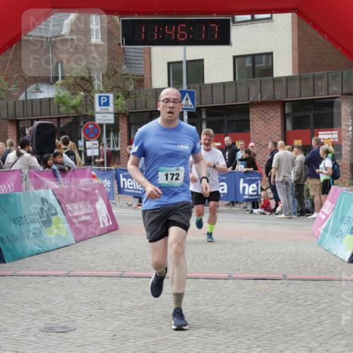 10.05.2026 - 8. Wedeler Halbmarathon Yannick Fuchs http://msf.ph/oto/9731958 10.05.2026 11:46:16 Ziel 172, 580, 2032, 2033 meine-sportfotos.de