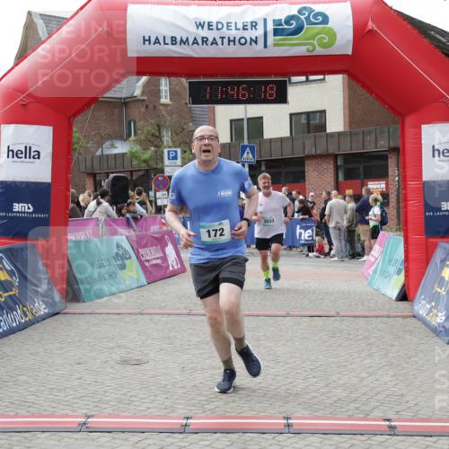 10.05.2026 - 8. Wedeler Halbmarathon Yannick Fuchs http://msf.ph/oto/9731971 10.05.2026 11:46:16 Ziel 172, 580, 2032, 2033 meine-sportfotos.de