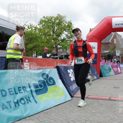 10.05.2026 - 8. Wedeler Halbmarathon Yannick Fuchs http://msf.ph/oto/9731973 10.05.2026 12:22:15 Ziel 270 meine-sportfotos.de
