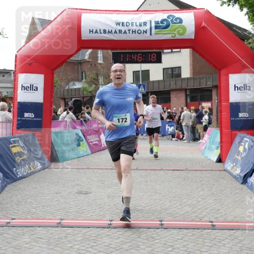 10.05.2026 - 8. Wedeler Halbmarathon Yannick Fuchs http://msf.ph/oto/9731976 10.05.2026 11:46:16 Ziel 172, 580, 2032, 2033 meine-sportfotos.de