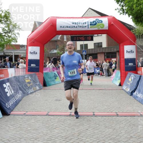 10.05.2026 - 8. Wedeler Halbmarathon Yannick Fuchs http://msf.ph/oto/9731983 10.05.2026 11:46:16 Ziel 172, 580, 2032, 2033 meine-sportfotos.de