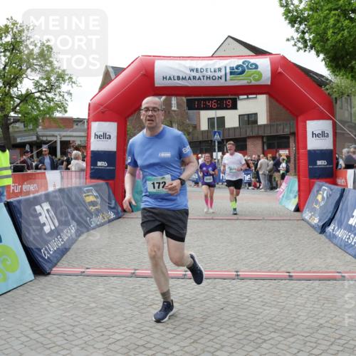 10.05.2026 - 8. Wedeler Halbmarathon Yannick Fuchs http://msf.ph/oto/9731994 10.05.2026 11:46:17 Ziel 172, 580, 605, 2032, 2033 meine-sportfotos.de