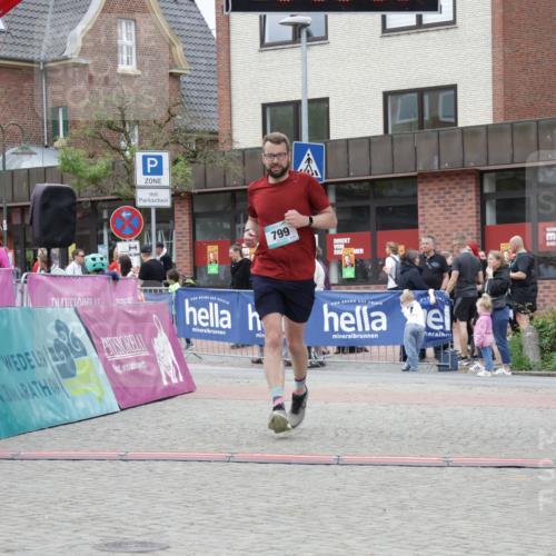 10.05.2026 - 8. Wedeler Halbmarathon Yannick Fuchs http://msf.ph/oto/9732008 10.05.2026 12:22:33 Ziel 799 meine-sportfotos.de